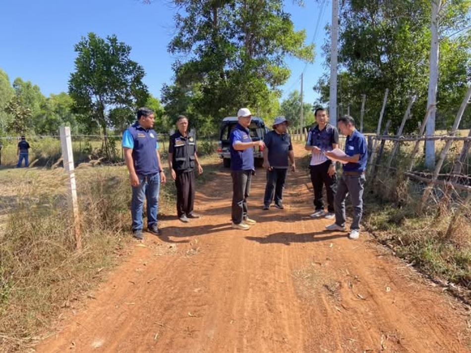 นายถนอม  สมผล  นายกเทศมนตรีตำบลงิ้วด่อน  มอบหมายให้พันตรีระเวียง  ฤทธิธรรม  นายปิยะ โคตรผาย  พร้อมด้วยนายทัศคร  ศรีวาโสม  สมาชิกสภาเทศบาลตำบลงิ้วด่อน กองช่างเทศบาลงิ้วด่อน ได้ทำการออกสำรวจพื้นที่ถนนลูกรังไปแหล่งเกษตร และภายในหมู่บ้าน หมู่ที่ 8,13,14,11