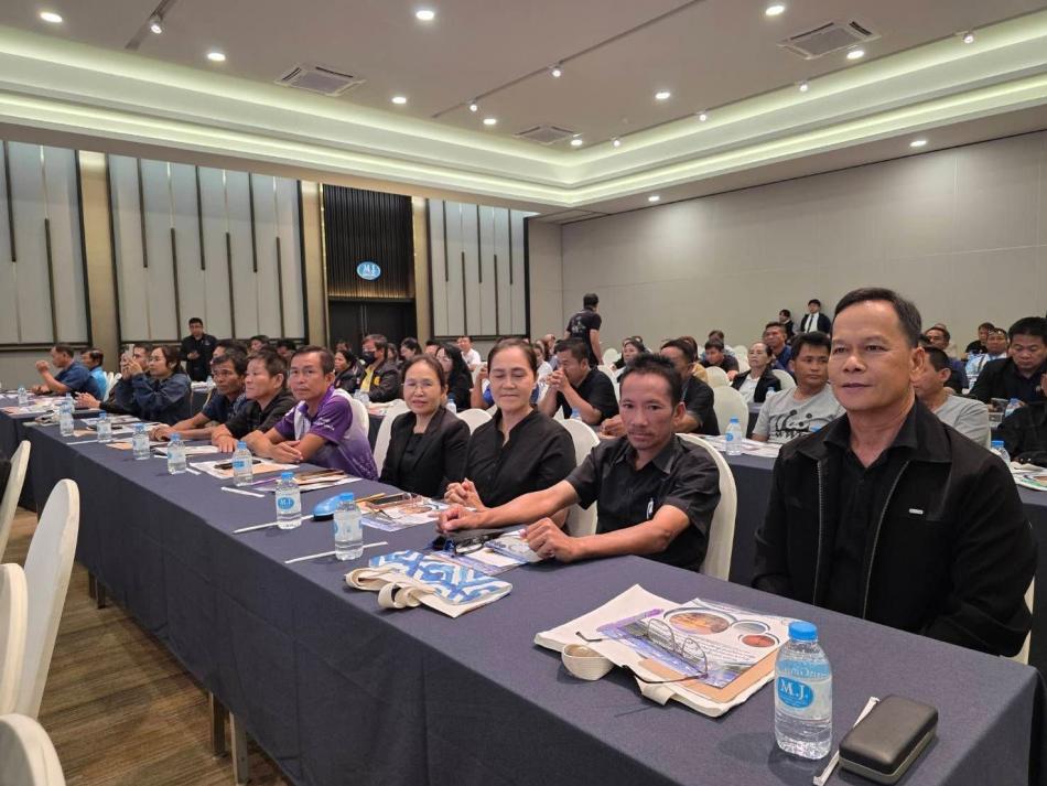 นายถนอม​ สมผล​ นายก​เทศมนตรี​ตำบล​งิ้วด่อน​ มอบหมายให้​พ.ต.ระเวียง​ ฤทธิธรรม รองนายกเทศมนตรี​ พร้อมด้วยนายเอนก​ ตติยรัตย์​ นายช่างโยธาชำนาญงาน​ เข้าร่วมประชุม​โครงการออกแบบ สำรวจ​พื้นที่ชุมน้ำหนองหาร​ ณ​โรงแรม​เอ็มเจมาเจ็ทสติก