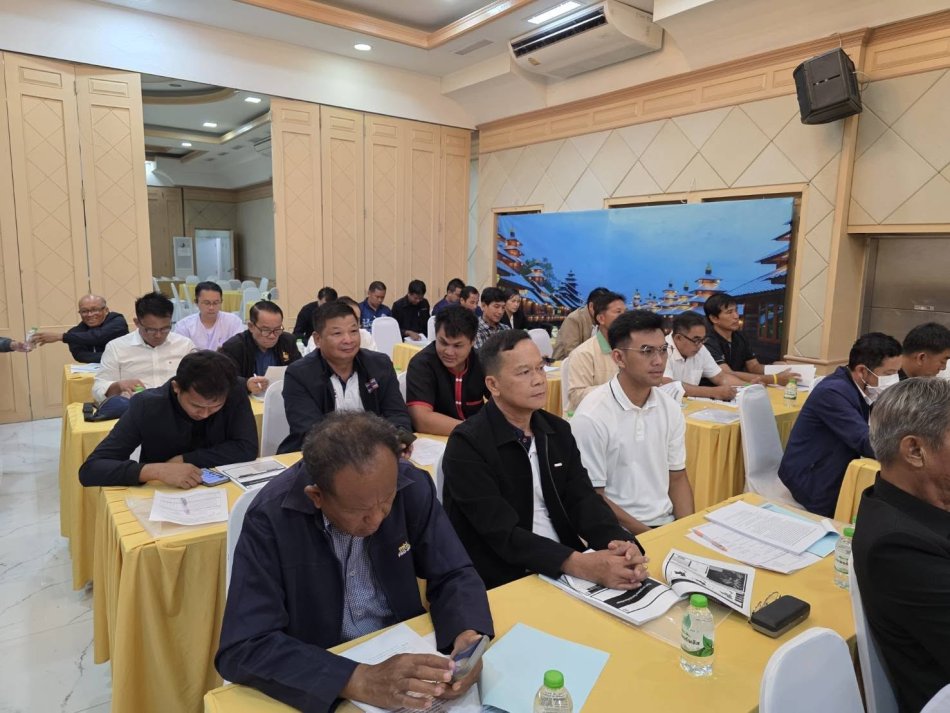 พันเตรีระเวียง  ฤทธิธรรม  รองนายกเทศมนตรีตำบลงิ้วด่อน  พร้อมด้วยนายนลธวัช  มูลพรม วิศวกรปฎิบัติการ เข้าร่วมประชุมเชิงปฎิบัติการ...