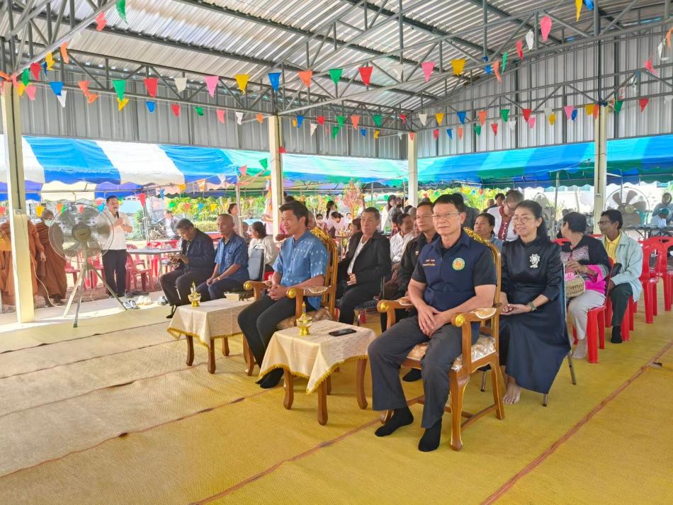 นายถนอม​ สมผล​ นายกเทศมนตรีตำบลงิ้วด่อน​ พร้อมด้วยพันตรีระเวียง​  ​ฤทธิธรรม​ นายปิยะ​ โคตรผาย​ รองนายกเทศมนตรี​ฯ ดร.ทยิดา​ ยันตะบุษย์​ ปลัดเทศบาลตำบลงิ้วด่อน​ ร่วมงานบุญประทายข้าวเปลือก​โรงพยาบาลส่งเสริมสุขภาพตำบล หมู่ที่​ 2 ตำบลงิ้วด่อน