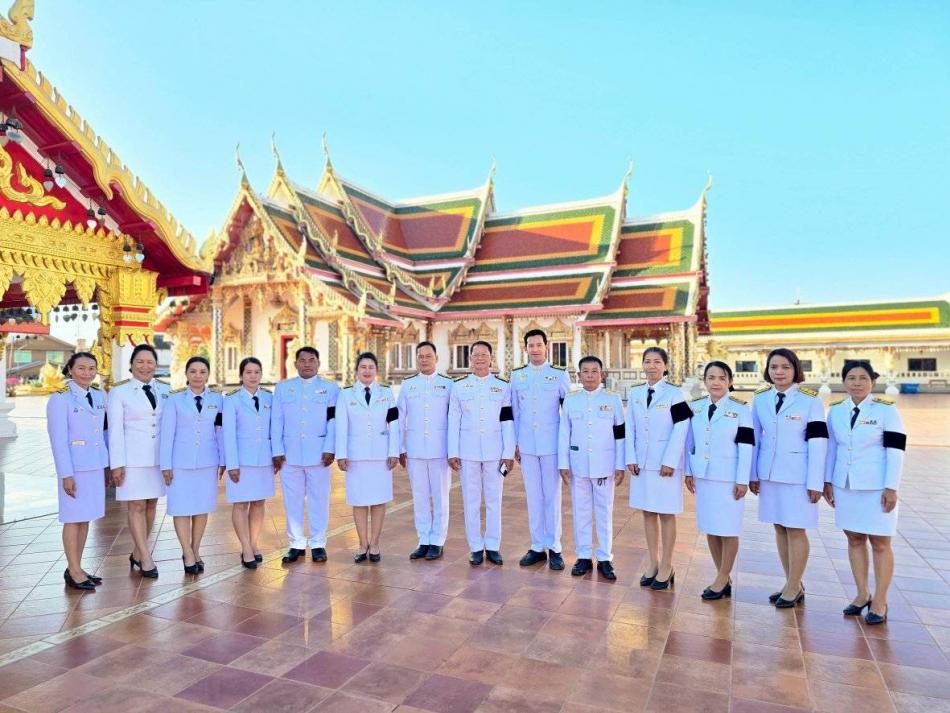 นายถนอม​ สมผล​ นายกเทศมนตรีตำบลงิ้วด่อน​  คณะผู้บริหาร​ พร้อมด้วยนายเรืองยศ​  ผาจันยอ​ ประธานสภา​และสมาชิกสภา   สภาเทศบาลตำบลงิ้วด่อน​  ปลัดเทศบาล หัวหน้าส่วนราชการ​ พนักงานเทศบาลตำบลงิ้วด่อน เข้าร่วมพิธีบำเพ็ญกุศล สวดพระอภิธรรม เพื่อถวายพระราชกุศลฯ  ในวันที่ 21 พฤศจิกายน  2568 ณ วัดพระธาตุเชิงชุมวรวิหาร