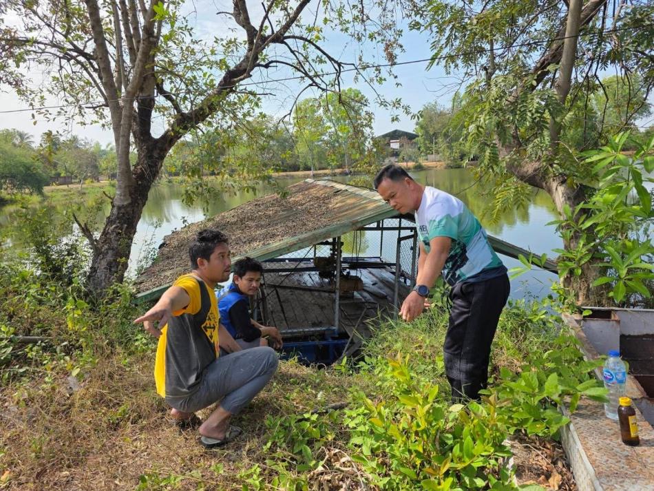 พันตรีระเวียง​ ฤทธิธรรม​ รองนายกเทศมนตรี​พร้อมด้วย​ กองช่างเทศบาลตำบลงิ้วด่อน​ จัดเจ้าหน้าที่ช่างประปาออกดำเนินการแก้ไขปัญหาน้ำประปาหมู่บ้านกกกอกม.14